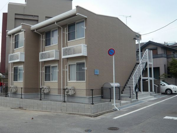 レオパレス東片山 外観