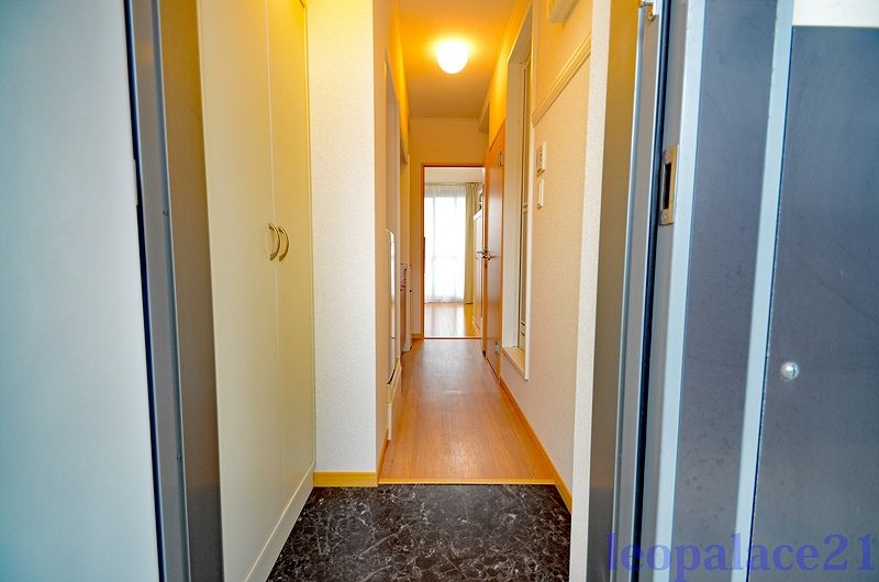 leopalace Hakata Eki Higashi Onoda Bill Entrance