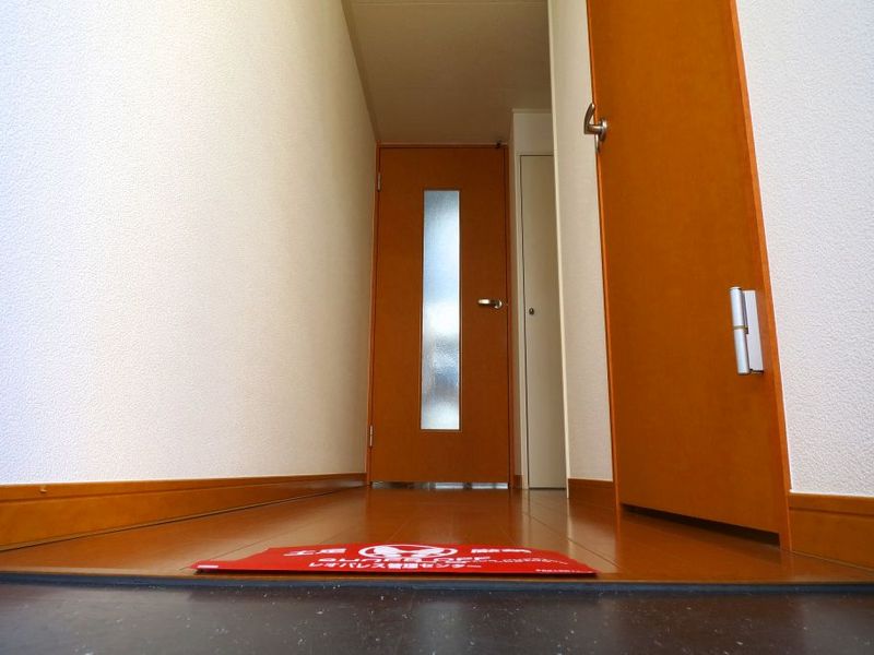 レオパレスドゥエル上用賀Ａ 玄関