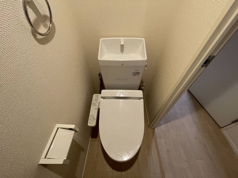 MIRANDA Cerezo Third Toilet