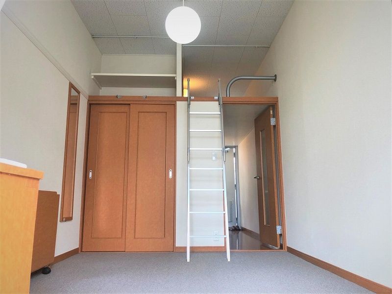 レオパレスヴァーグ浪芳庵 居間