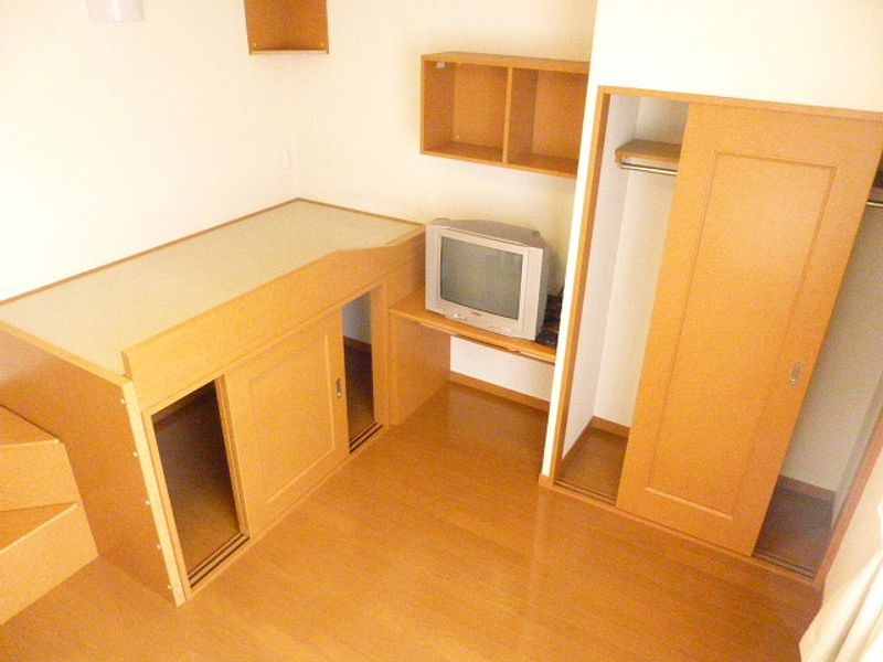 レオパレスヒルストン 収納