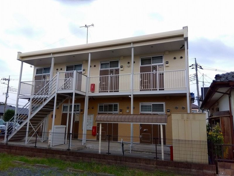 レオパレス横田新町 外観