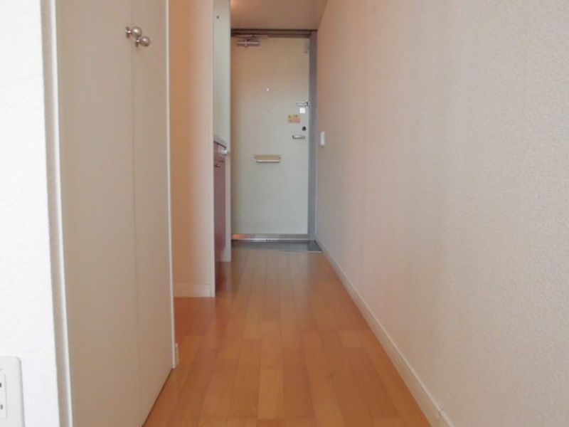 レオパレスエトワール 玄関