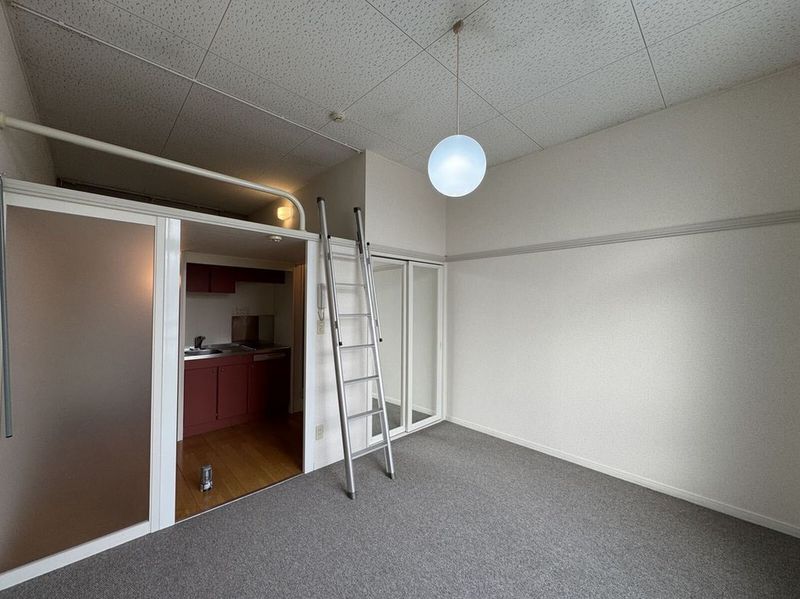 レオパレス村井 居間