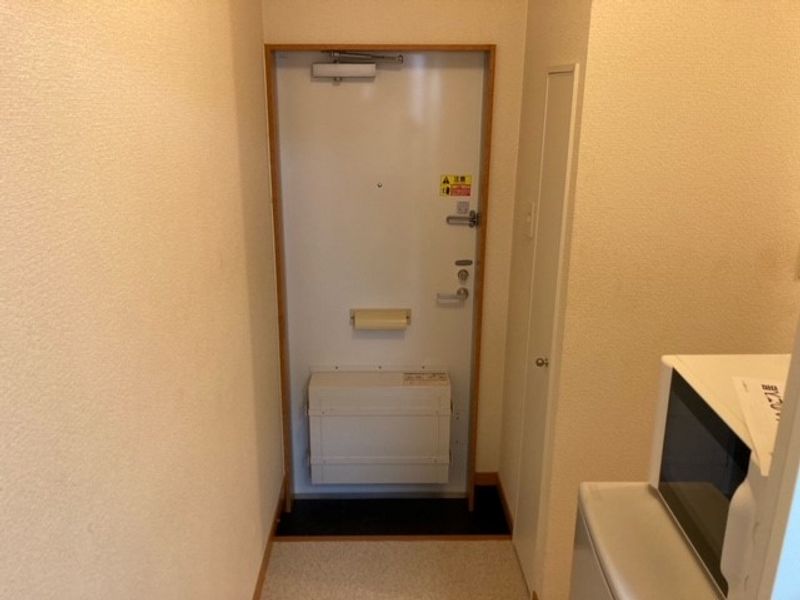 レオパレスセコ壱番館 玄関