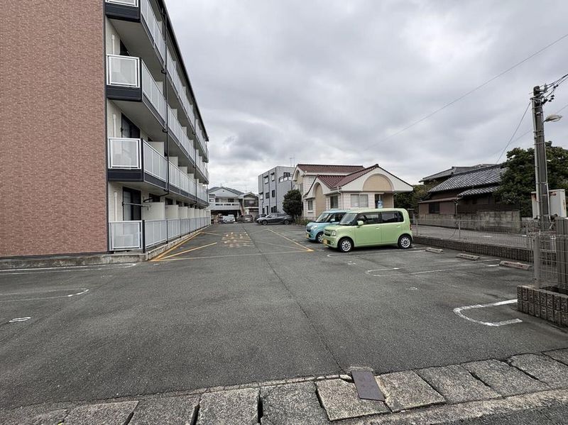 leopalace NIHO Parking lot