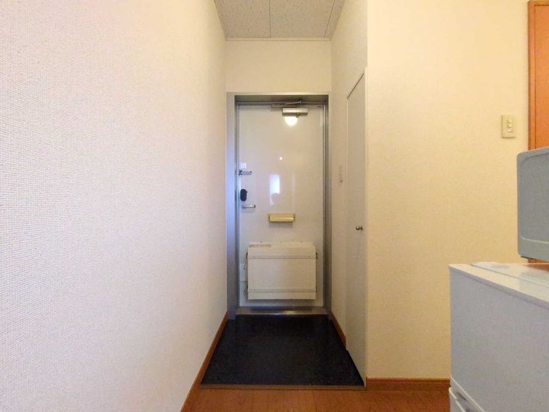レオパレス陽光 玄関