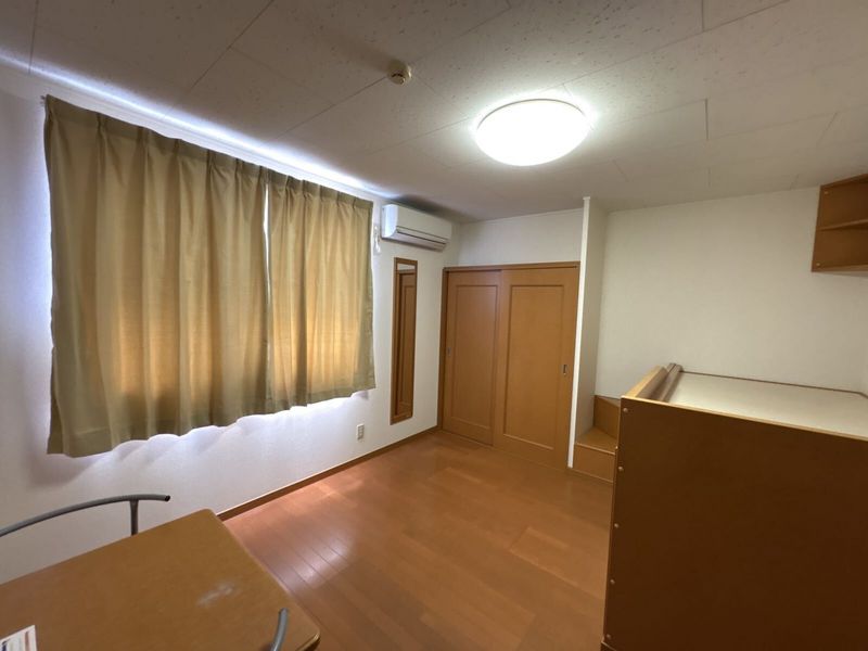 レオパレスウィル７７ 居間