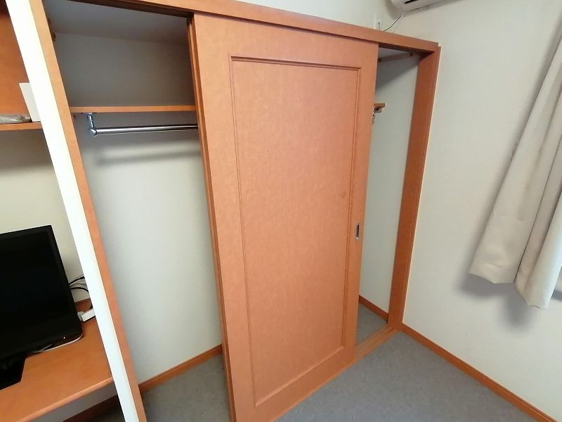 レオパレスエスポワール 収納