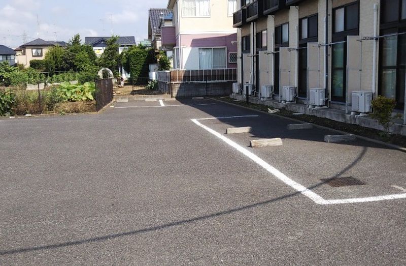 レオパレスＡｚｅｌｅａ 駐車場