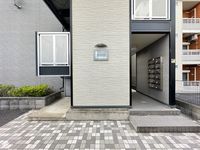 レオパレスフローリッシュ エントランス