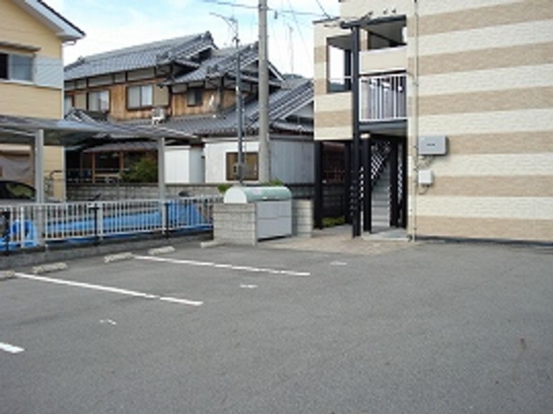 レオパレス西脇Ⅱ 駐車場