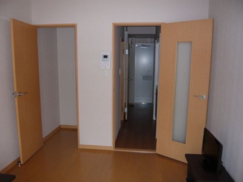 レオパレス宮 居間