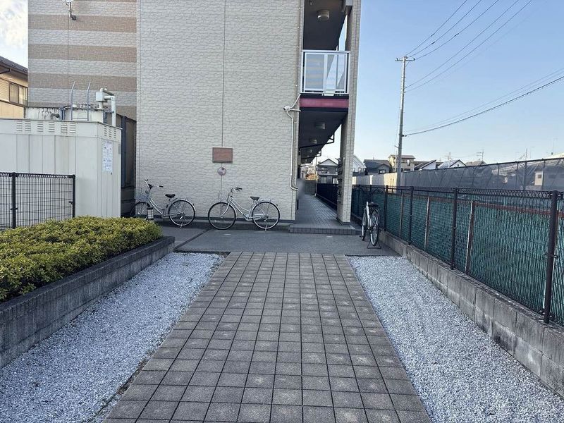 leopalace Kozuchi Entrance