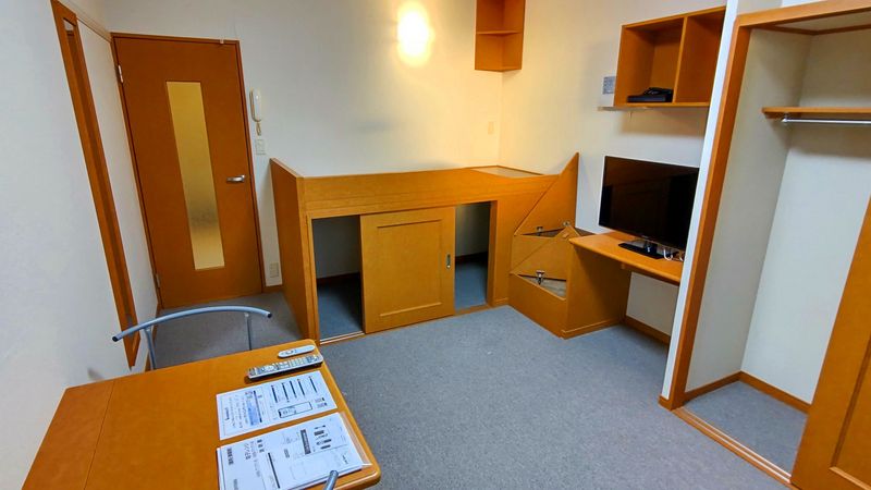 レオパレスフォンターナＢ 居間