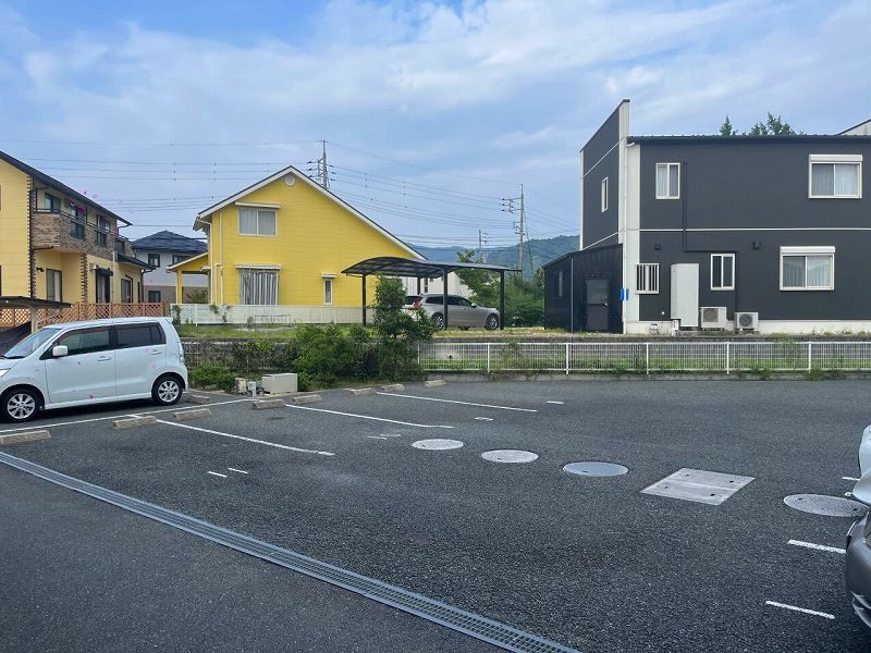 レオパレスＨ＆Ｍ 駐車場