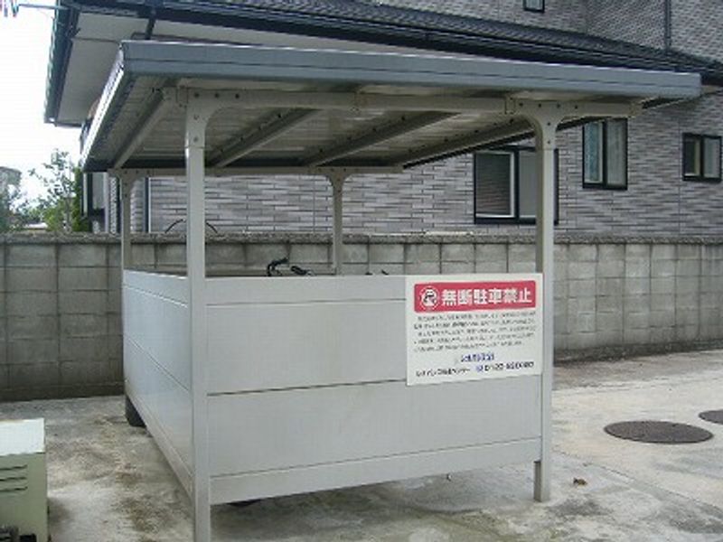 レオパレスシャトー 駐車場