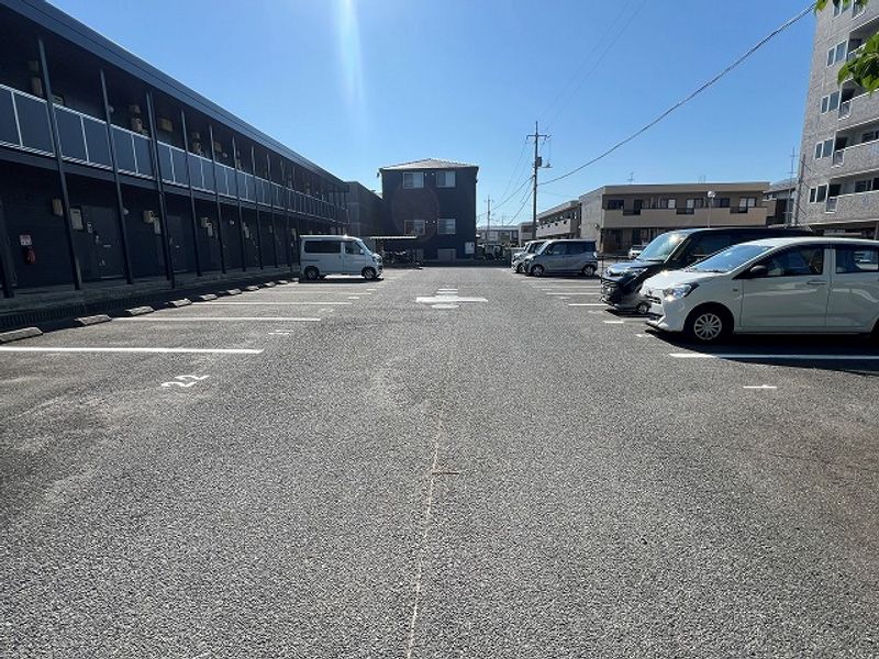 レオパレスプログレス 駐車場