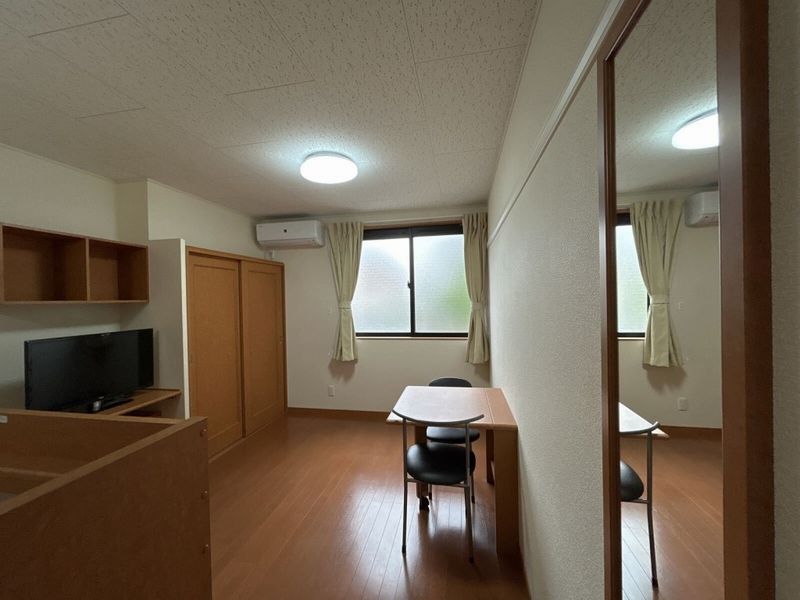 レオパレス西羽貫 居間