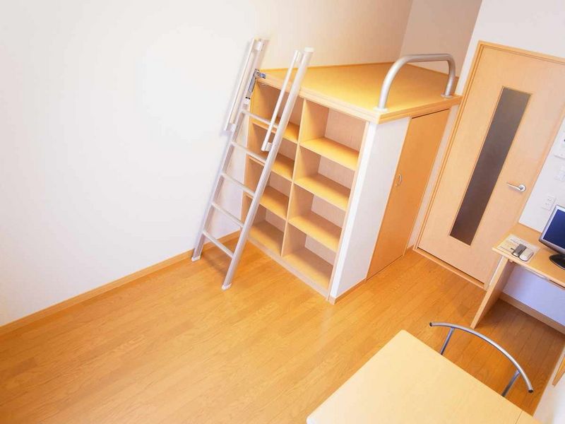 レオパレス池上新町 居間