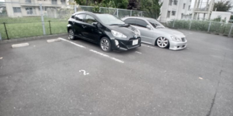 レオパレスＴｏｍａ　Ⅲ 駐車場