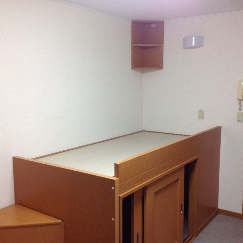 レオパレスメープル 寝室