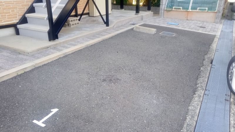 レオパレスせせらぎ エントランス
