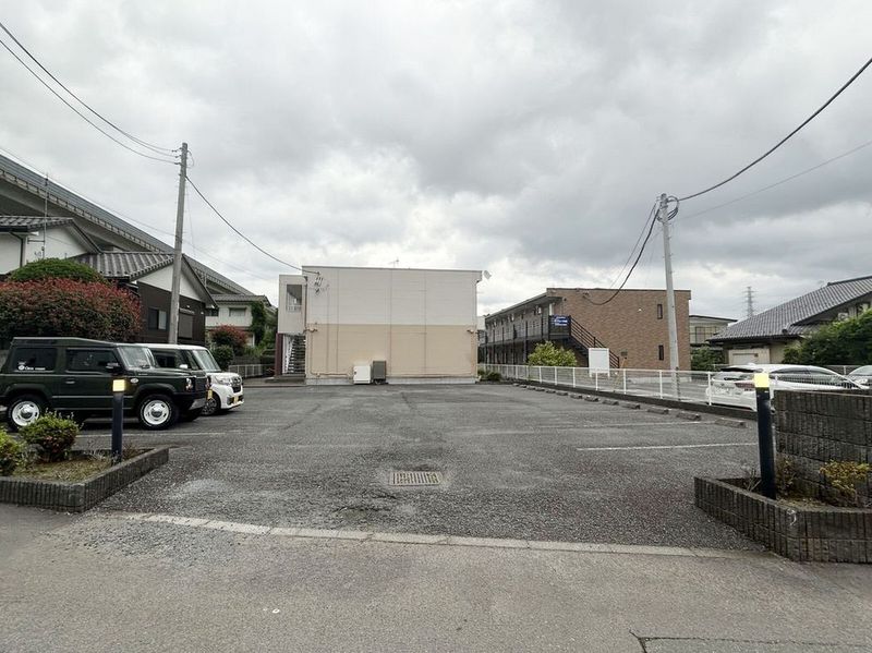 レオパレスアクエリアス 駐車場
