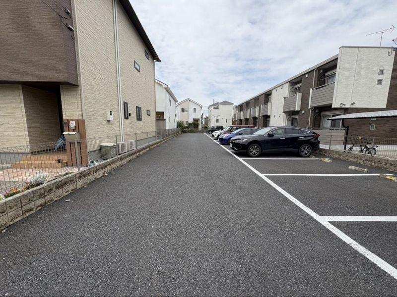 ミランダミルティユ 駐車場