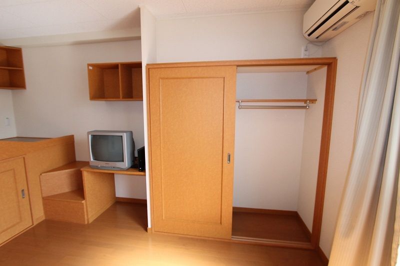 レオパレス中町 収納