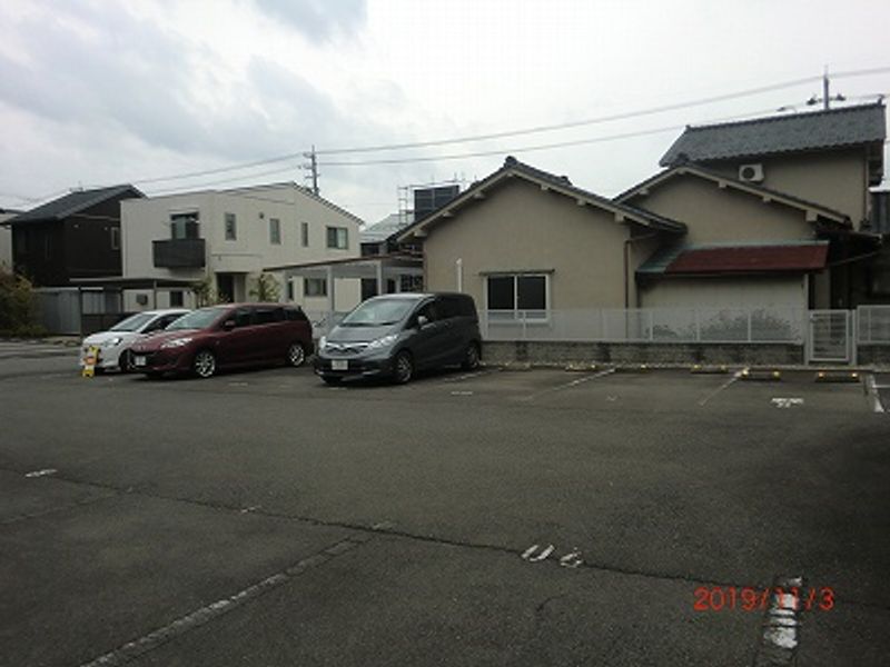 レオパレスイースト文京２ 駐車場