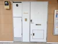 レオパレスプルミエ 玄関