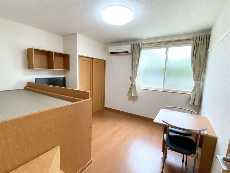 レオパレスやなぎ荘　第一 居間