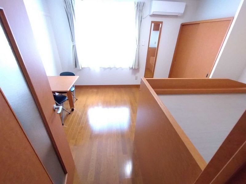 レオパレスパストラルフォレスト 居間