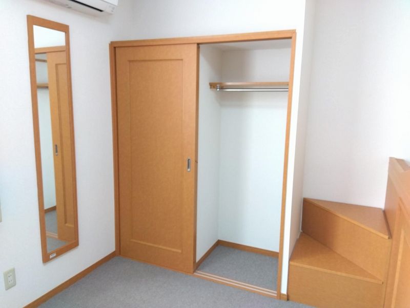 レオパレスアントラー 収納