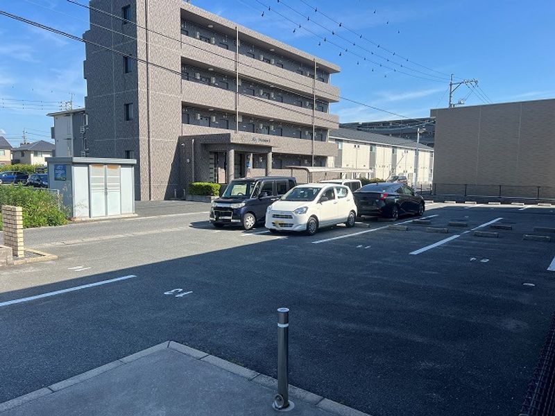 レオパレスｓｅｉｒｉｎ 駐車場