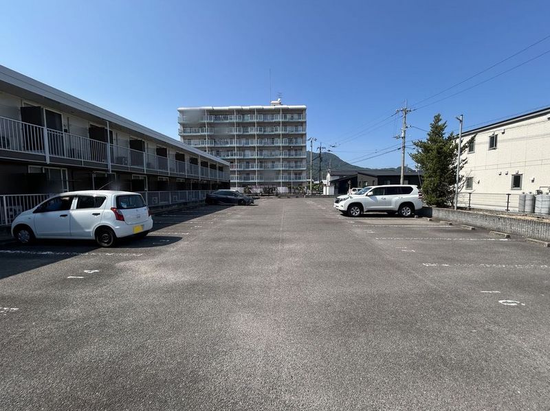 レオパレスドリーム 駐車場