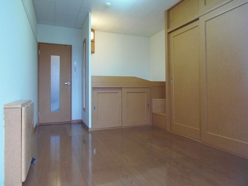 レオパレス山中 居間