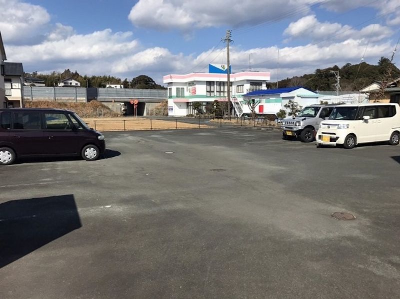 レオパレスバロン 駐車場