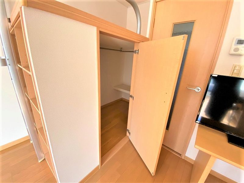 レオパレスグレイス 収納