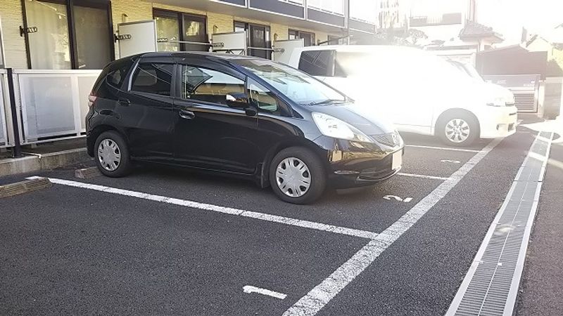 レオパレスＭＳハイツ 駐車場