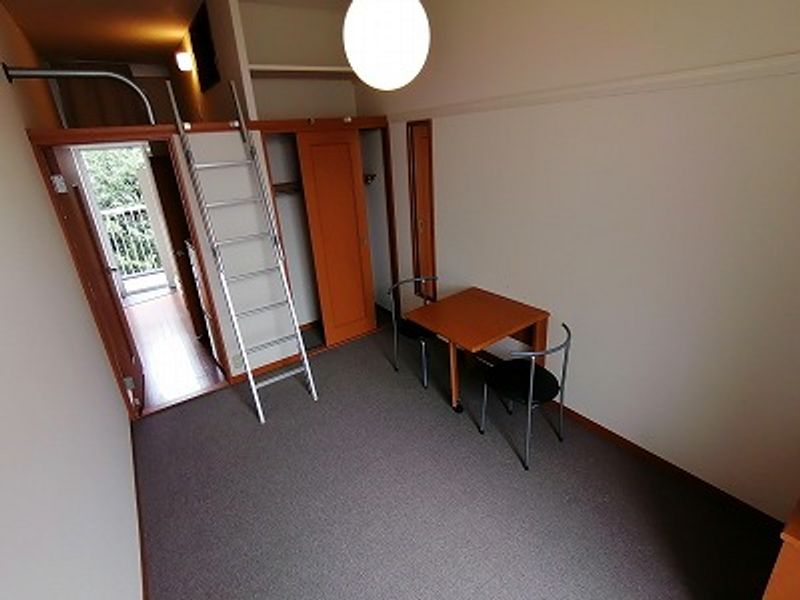 レオパレスジュノス芦屋 寝室