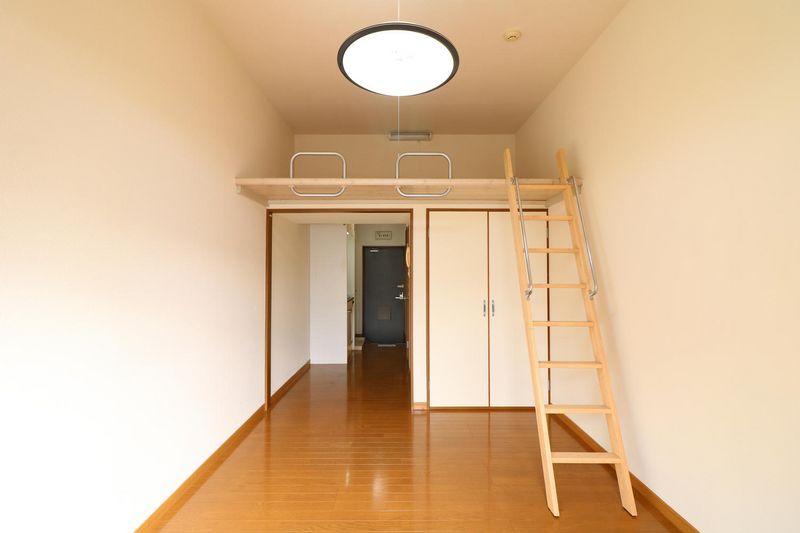 レオパレス伏見第３ 居間
