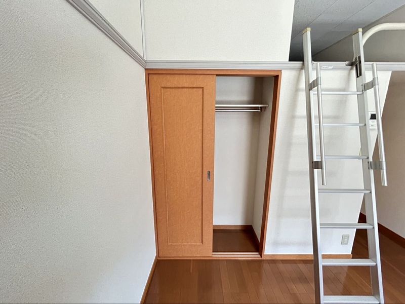 レオパレス川島 収納
