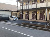 レオパレスハロー越谷 駐車場