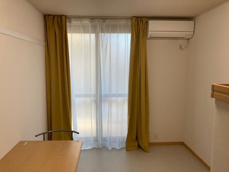レオパレスフォレスト天神町 居間