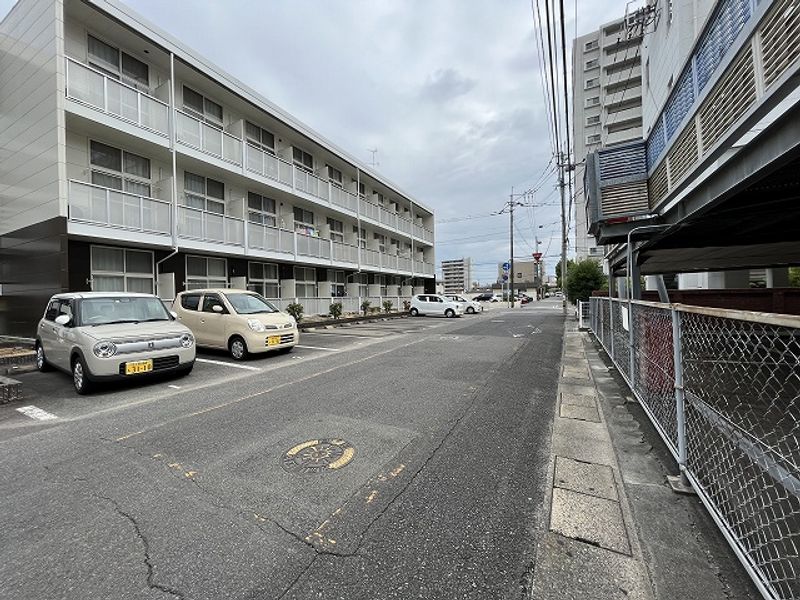 レオパレスＡＩＫＥＩ 駐車場
