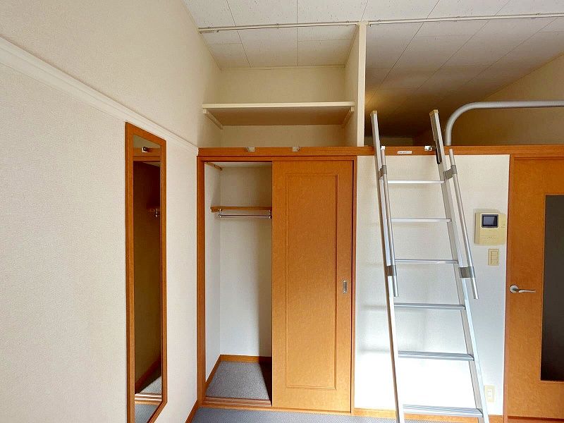 レオパレスコスモ 収納