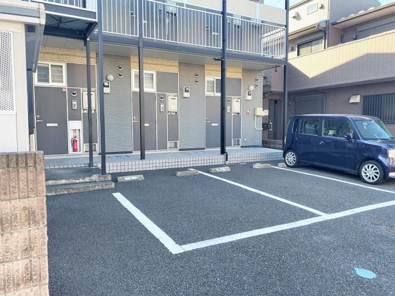 レオパレスＡＫＡＹＡＭＡ 駐車場
